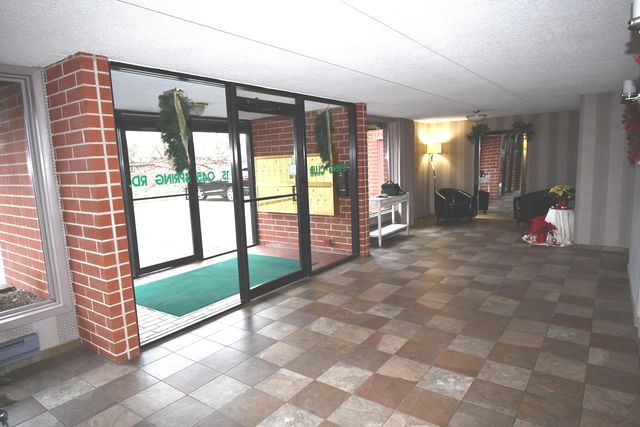 1S045 Spring Road H2, Oakbrook Terrace, IL 60181