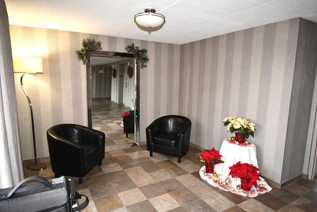 1S045 Spring Road H2, Oakbrook Terrace, IL 60181