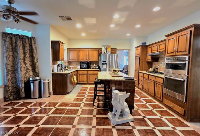 884 East Robindale Road, Las Vegas, NV 89123
