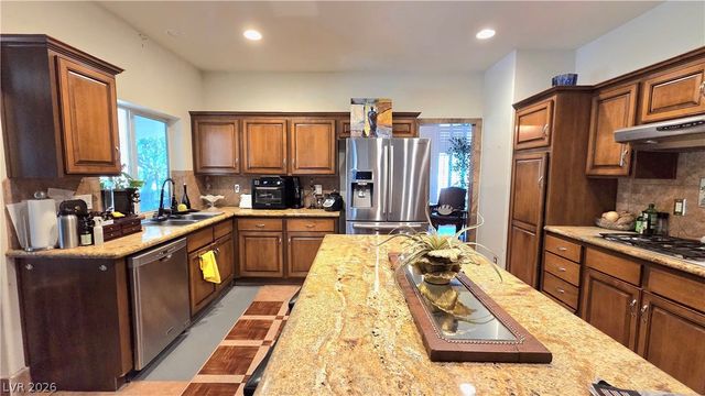 884 East Robindale Road, Las Vegas, NV 89123