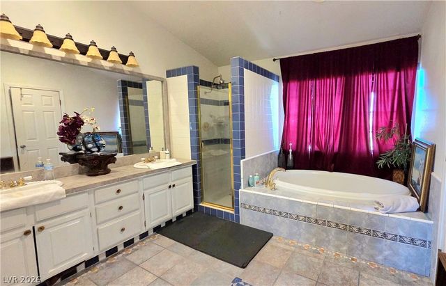 884 East Robindale Road, Las Vegas, NV 89123