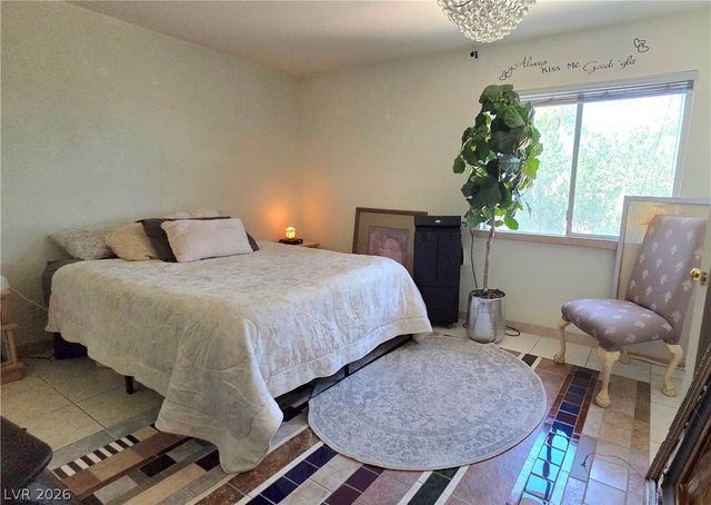 884 East Robindale Road, Las Vegas, NV 89123