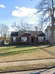 5553 Knob Rd, Nashville, TN 37209