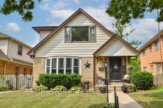 8023 W Beckett AVENUE #8023A, Milwaukee, WI 53218