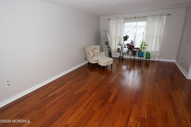 31 Scarlet Drive, Parlin, NJ 08859