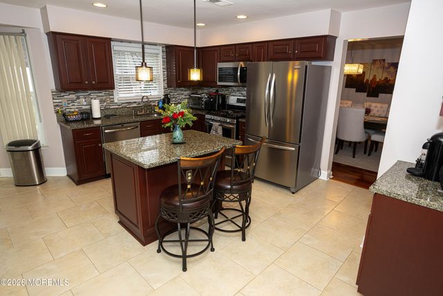 31 Scarlet Drive, Parlin, NJ 08859