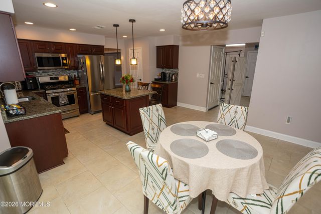 31 Scarlet Drive, Parlin, NJ 08859