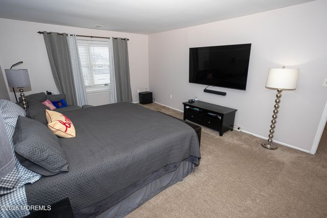 31 Scarlet Drive, Parlin, NJ 08859