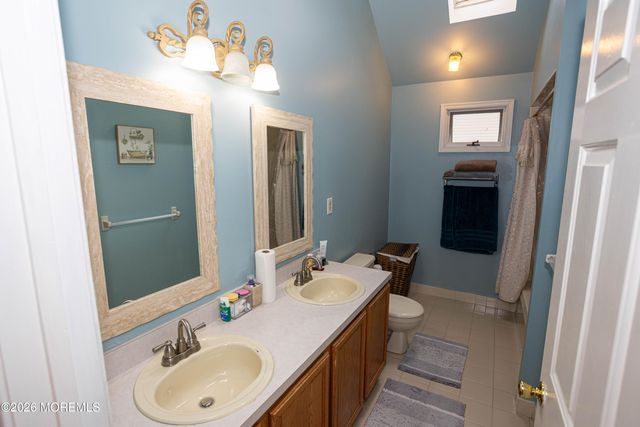 31 Scarlet Drive, Parlin, NJ 08859