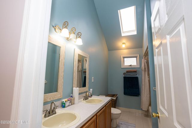 31 Scarlet Drive, Parlin, NJ 08859