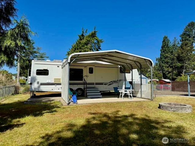 1560 S Broadway S, Westport, WA 98595