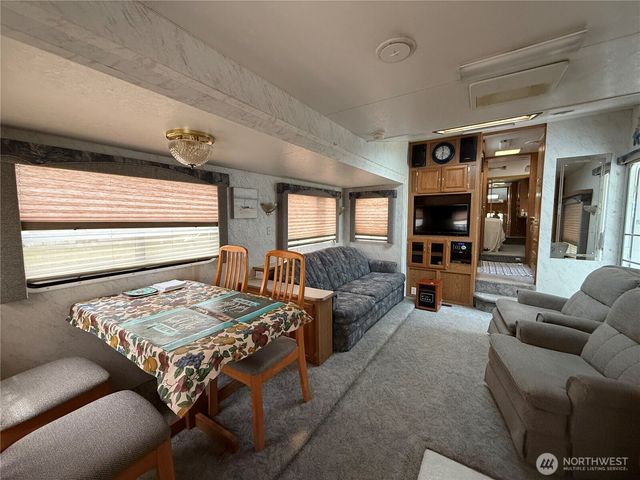 1560 S Broadway S, Westport, WA 98595