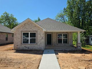 812 N 3RD Street, Paragould, AR 72450