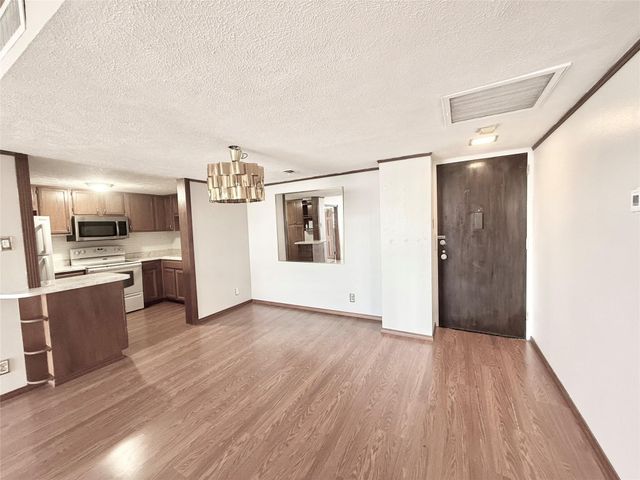 2016 Main Street 1904, Houston, TX 77002