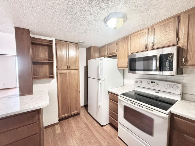 2016 Main Street 1904, Houston, TX 77002