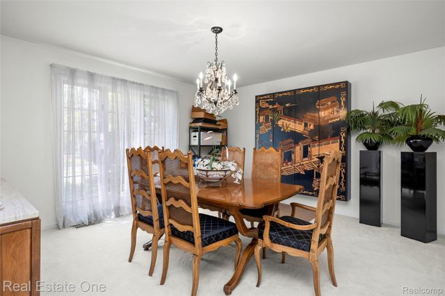 2250 Bloomfield Woods Court, West Bloomfield Charter Township, MI 48323