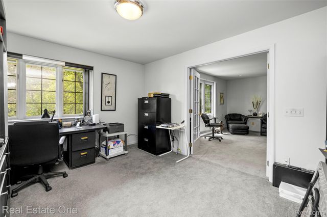 2250 Bloomfield Woods Court, West Bloomfield Charter Township, MI 48323