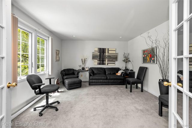 2250 Bloomfield Woods Court, West Bloomfield Charter Township, MI 48323