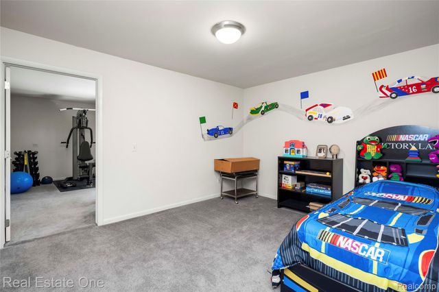 2250 Bloomfield Woods Court, West Bloomfield Charter Township, MI 48323