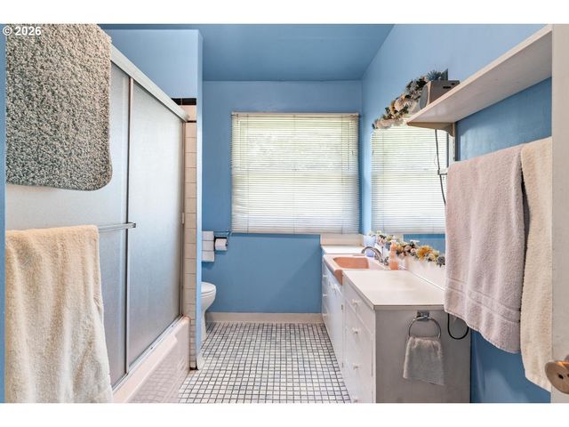 7225 Sw 83RD Ave, Portland, OR 97223