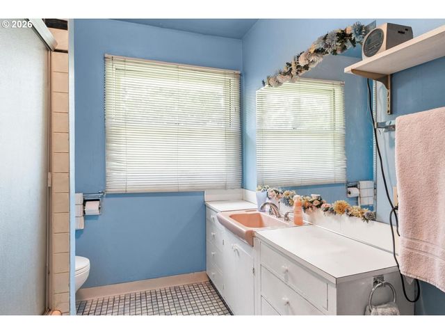 7225 Sw 83RD Ave, Portland, OR 97223