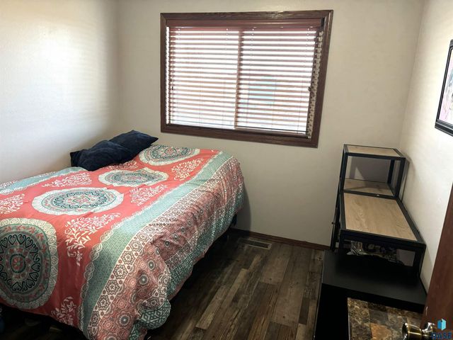 606 W Lois Ln Lane, Harrisburg, SD 57032