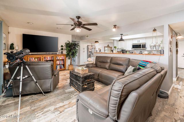 3335 W ACOMA Drive, Phoenix, AZ 85053