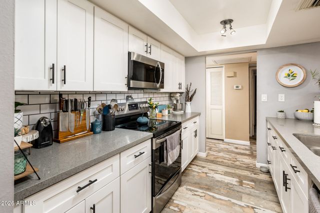 3335 W ACOMA Drive, Phoenix, AZ 85053