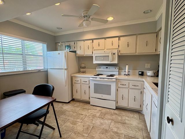 8810 W Mcnab Rd 206, Tamarac, FL 33321