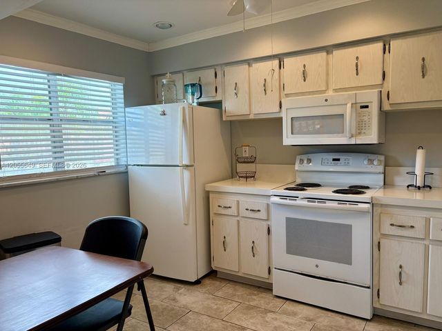 8810 W Mcnab Rd 206, Tamarac, FL 33321