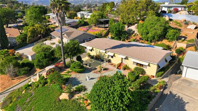 1276 Oasis, Escondido, CA 92026