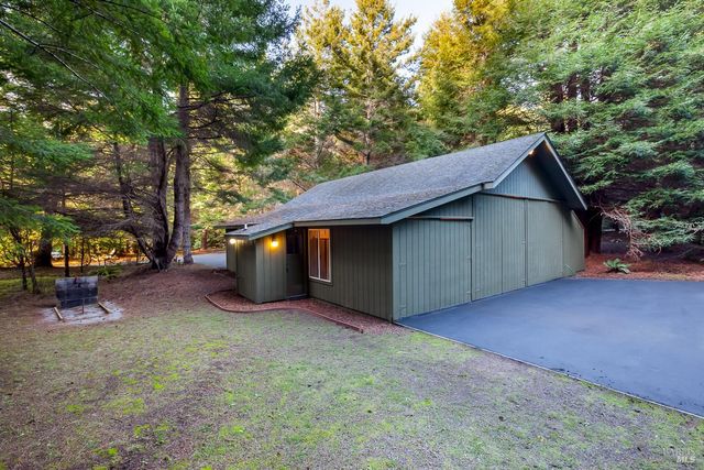 43850 Buckhorn Cove Rd E, Little River, CA 95456