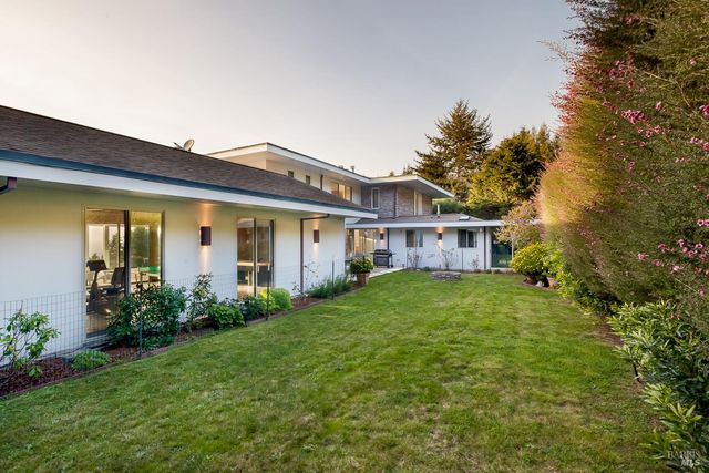 43850 Buckhorn Cove Rd E, Little River, CA 95456