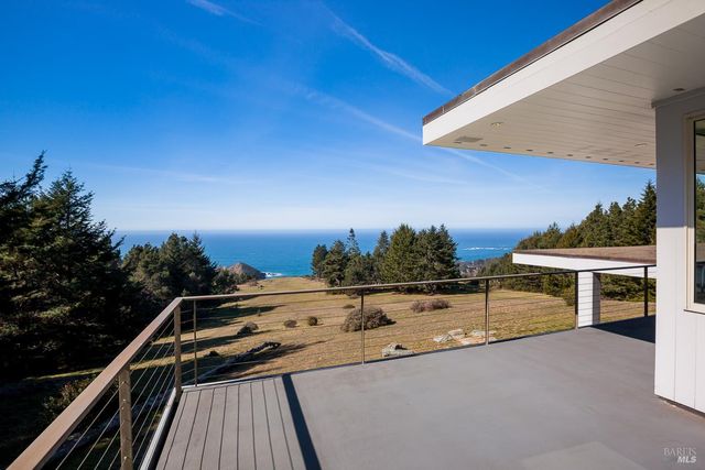 43850 Buckhorn Cove Rd E, Little River, CA 95456