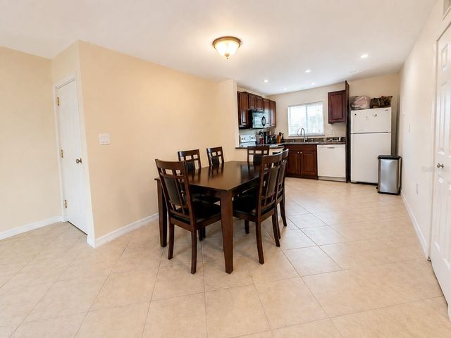 2702 HIDDEN LAKE DRIVE S A, Sarasota, FL 34237