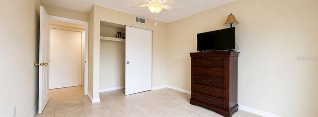 2702 HIDDEN LAKE DRIVE S A, Sarasota, FL 34237
