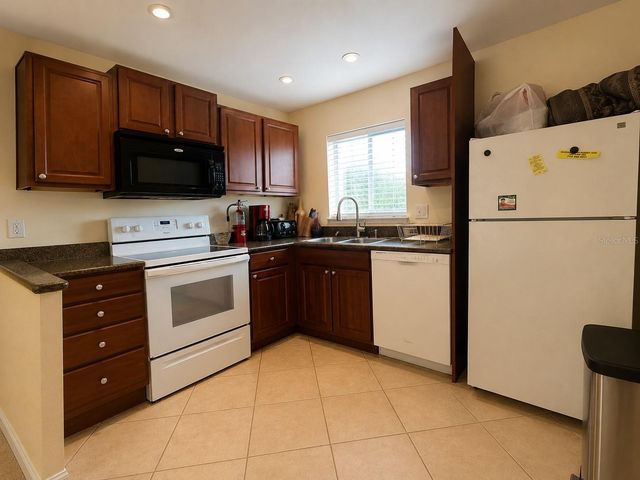 2702 HIDDEN LAKE DRIVE S A, Sarasota, FL 34237