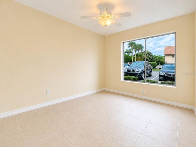2702 HIDDEN LAKE DRIVE S A, Sarasota, FL 34237