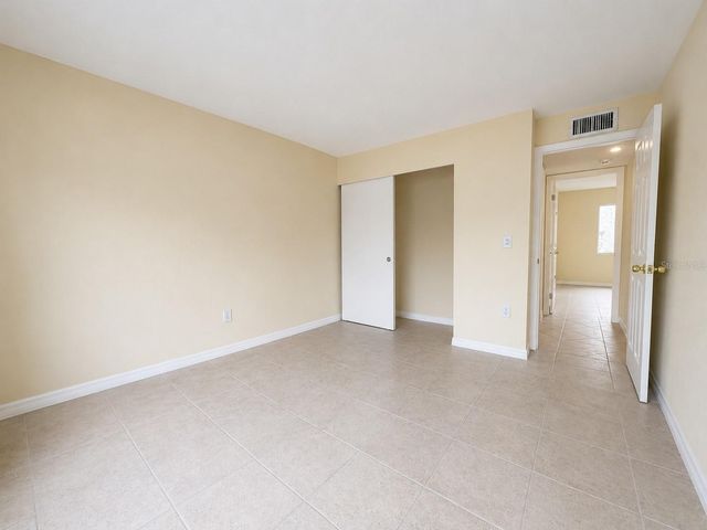 2702 HIDDEN LAKE DRIVE S A, Sarasota, FL 34237