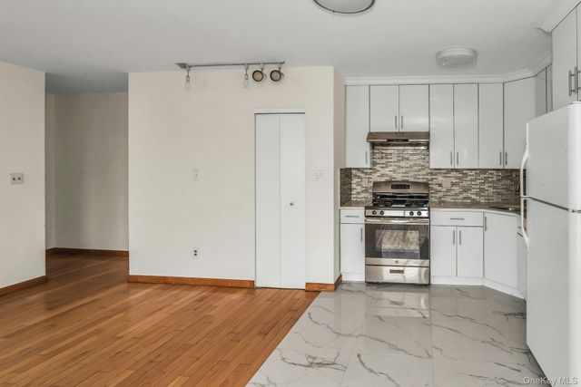 147-45 Barclay Avenue 5B, Flushing, NY 11355