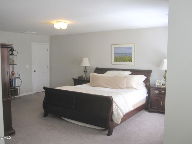 579 Metro Station, Apex, NC 27502