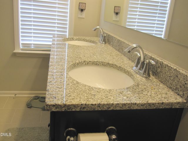 579 Metro Station, Apex, NC 27502