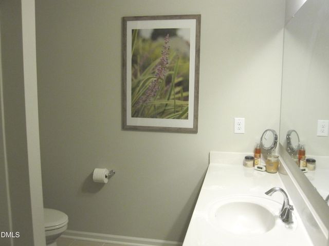 579 Metro Station, Apex, NC 27502