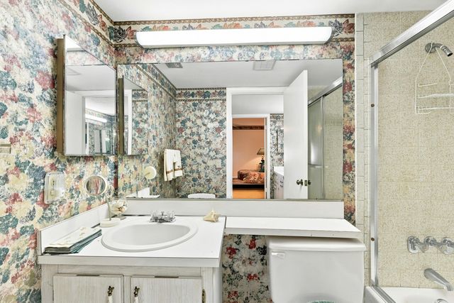 204 Pine Hov Circle B-1, Greenacres, FL 33463