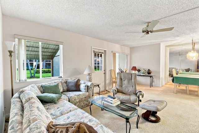 204 Pine Hov Circle B-1, Greenacres, FL 33463