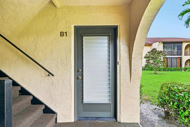 204 Pine Hov Circle B-1, Greenacres, FL 33463