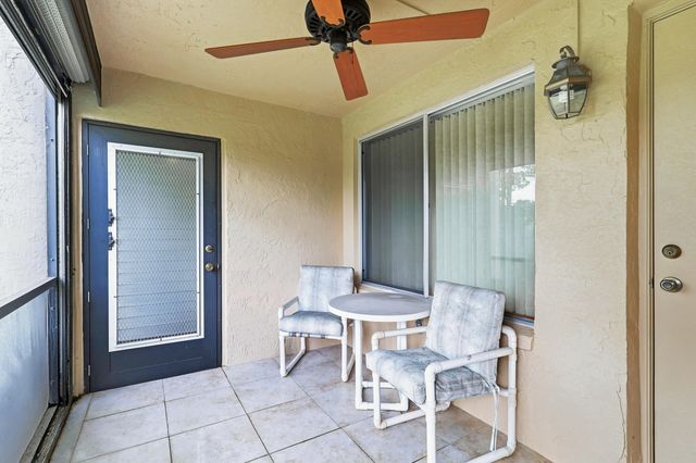 204 Pine Hov Circle B-1, Greenacres, FL 33463