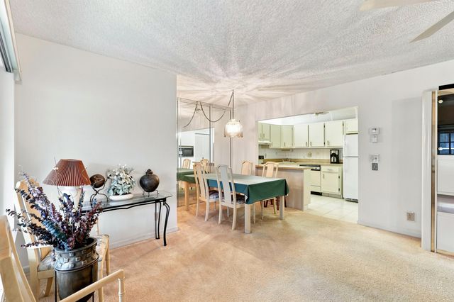 204 Pine Hov Circle B-1, Greenacres, FL 33463