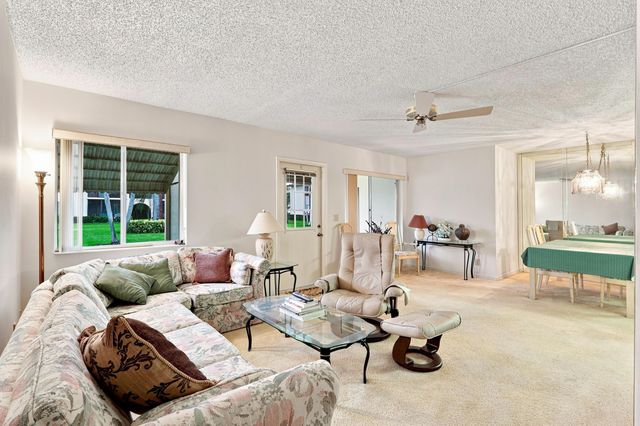 204 Pine Hov Circle B-1, Greenacres, FL 33463