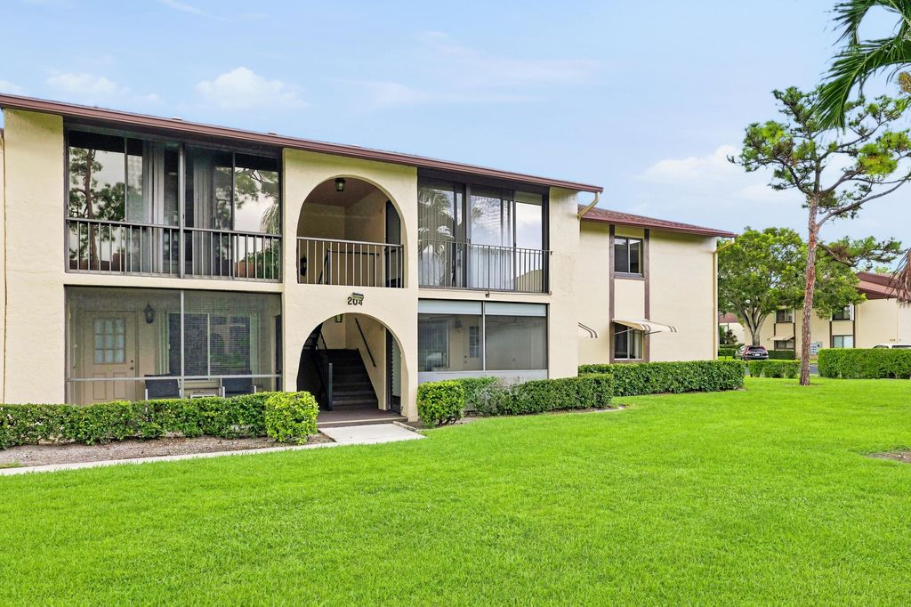 204 Pine Hov Circle B-1, Greenacres, FL 33463